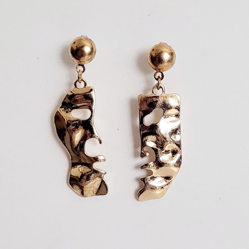 Abstract Silhouette Earrings💫